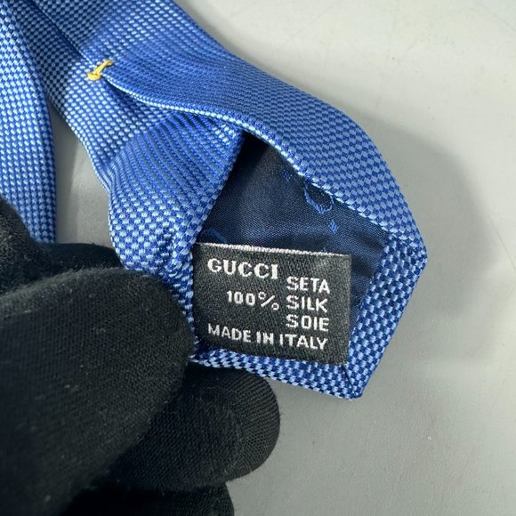 Authentic Gucci 100% Silk Blue Tie - Picture 2 of 12